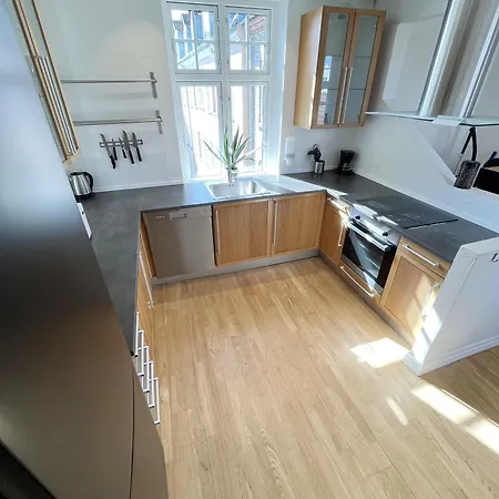 Lux Grand 2-bedroom On Pedestrian Street Daire