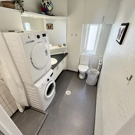 Lux Grand 2-bedroom On Pedestrian Street * Ålborg