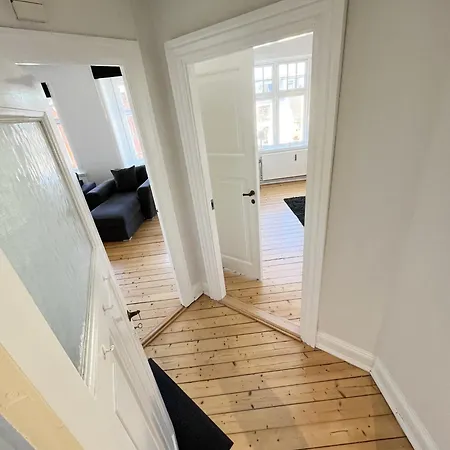 Lux Grand 2-bedroom On Pedestrian Street